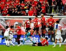 赛前体能课后,成都蓉城刷新队史纪录备战国王杯,球迷炸锅,轮换策略成焦点(成都蓉城开启新赛季备战) 赛前体能课后,成都蓉城刷新队史纪录备战国王杯,球迷炸锅,轮换策略成焦点(成都蓉城开启新赛季备战)