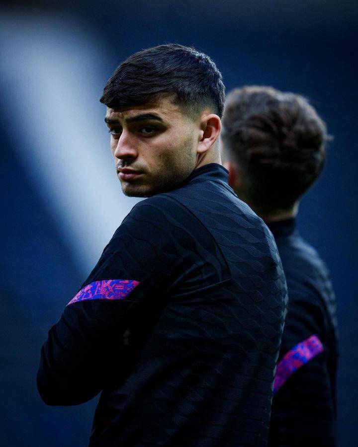 西甲集结日走向成谜；休斯敦火箭伤情更新；话题不断；细节决定成败的简单介绍